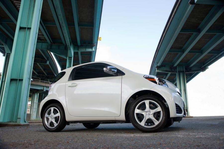  Scion iQ 2012 года  (фото 98 из 128)